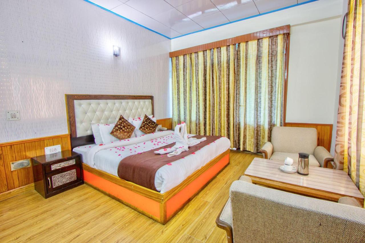 Hotel Royal Manali Exteriör bild