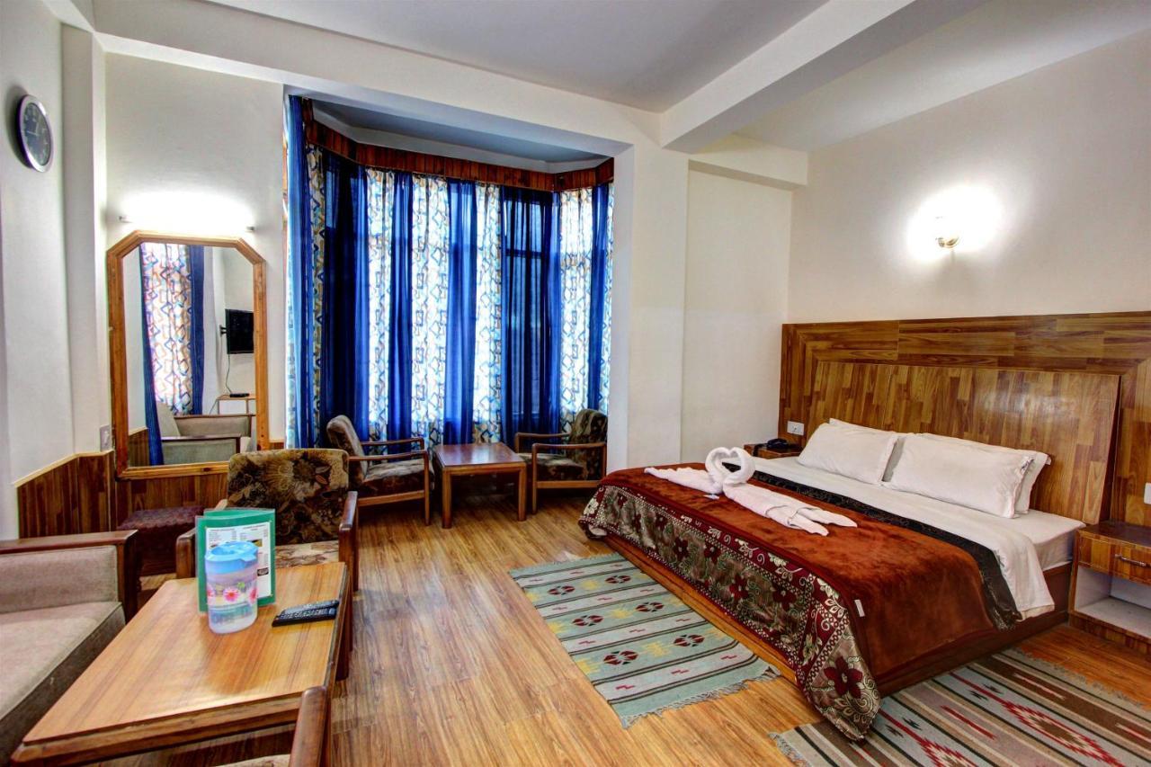 Hotel Royal Manali Exteriör bild