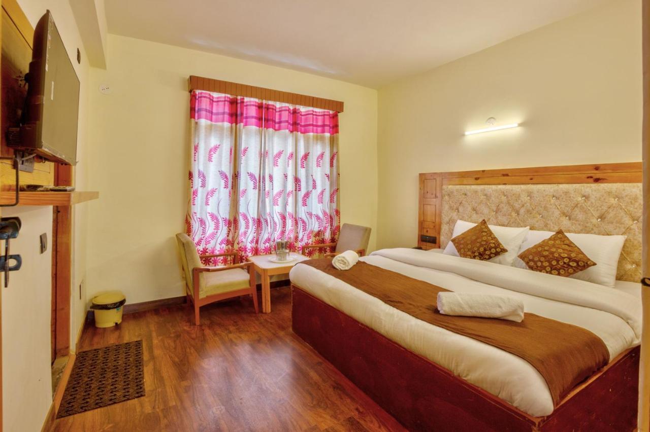 Hotel Royal Manali Exteriör bild
