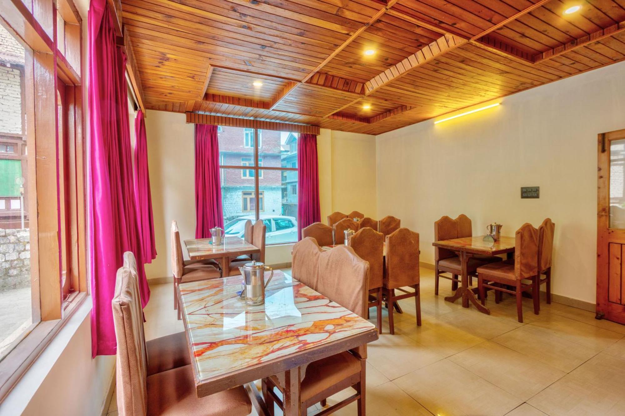 Hotel Royal Manali Exteriör bild